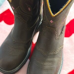 Justin’s size 8.5 boots brand new
